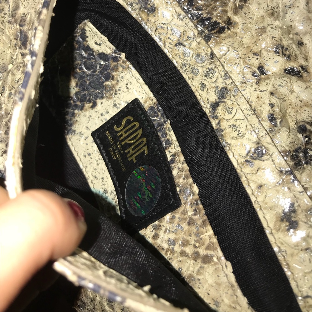 Small python texture purse - Picture 4 of 4